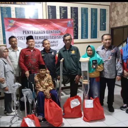 Album : acara penyaluran asistensi rehabilitas sosial